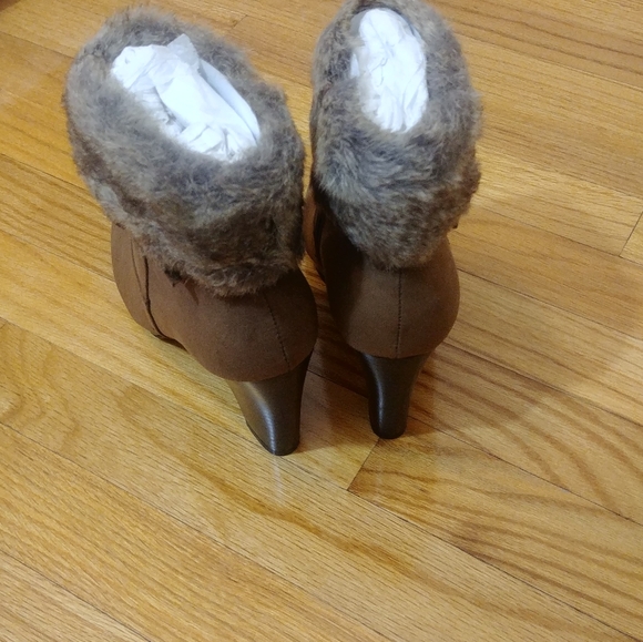 Dana Buchman Booties with Faux Fur - Picture 3 of 7